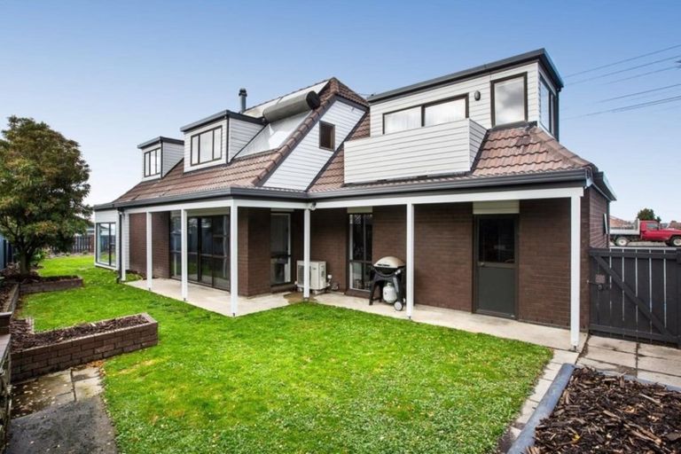 Photo of property in 2 Mornington Road, Balaclava, Dunedin, 9011