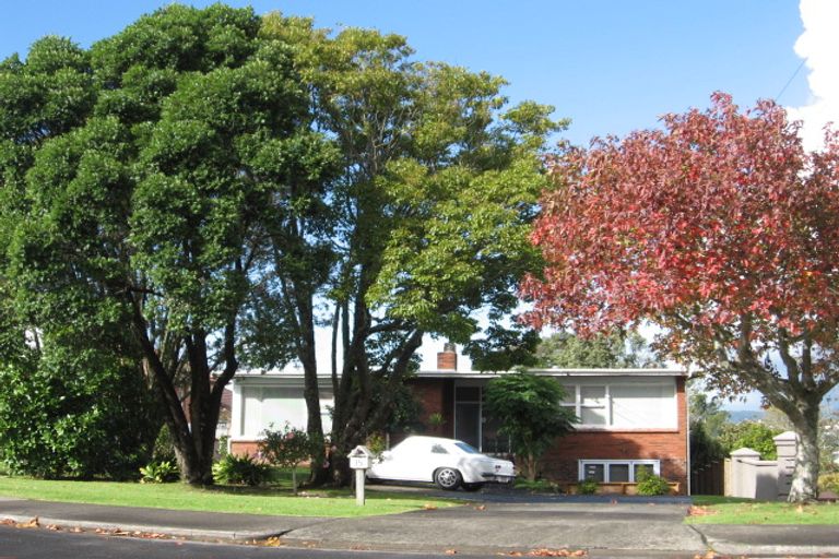 Photo of property in 15 Seymour Road, Mellons Bay, Auckland, 2014