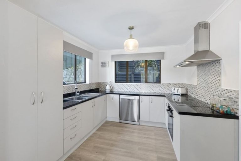 Photo of property in 184a George Street, Stokes Valley, Lower Hutt, 5019