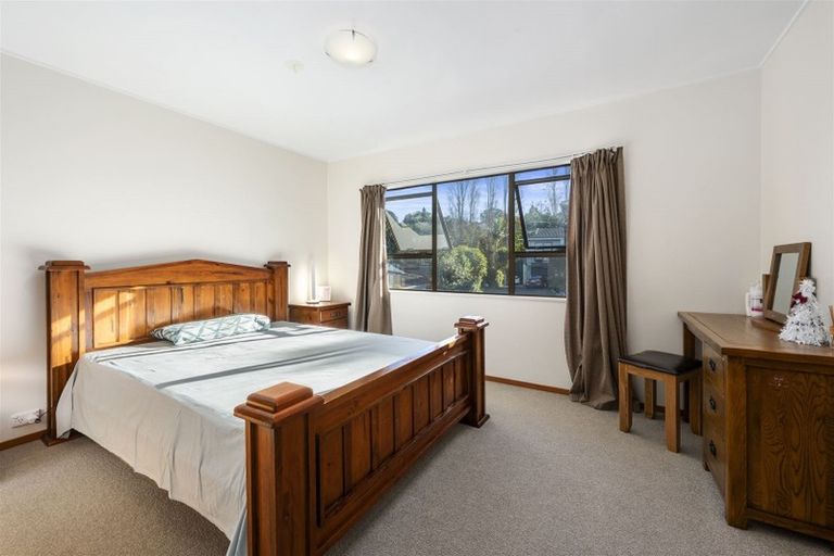 Photo of property in 3/43-53 Chivalry Road, Glenfield, Auckland, 0629