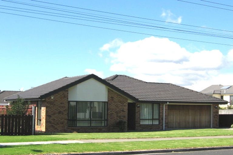 Photo of property in 30 Beach Road, Te Atatu Peninsula, Auckland, 0610