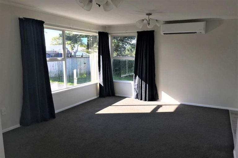 Photo of property in 8a Elm Grove, Westown, New Plymouth, 4310