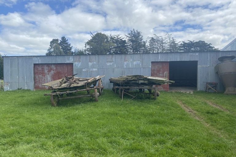 Photo of property in 750a Winton Lorneville Highway, Lochiel, Winton, 9781