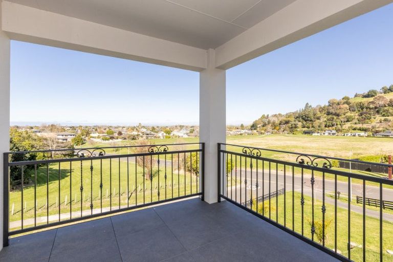 Photo of property in 1 Ridgeway Terrace, Taradale, Napier, 4112
