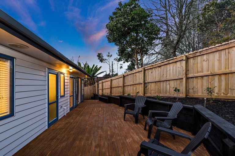 Photo of property in 15 Blethyn Place, Te Atatu South, Auckland, 0610