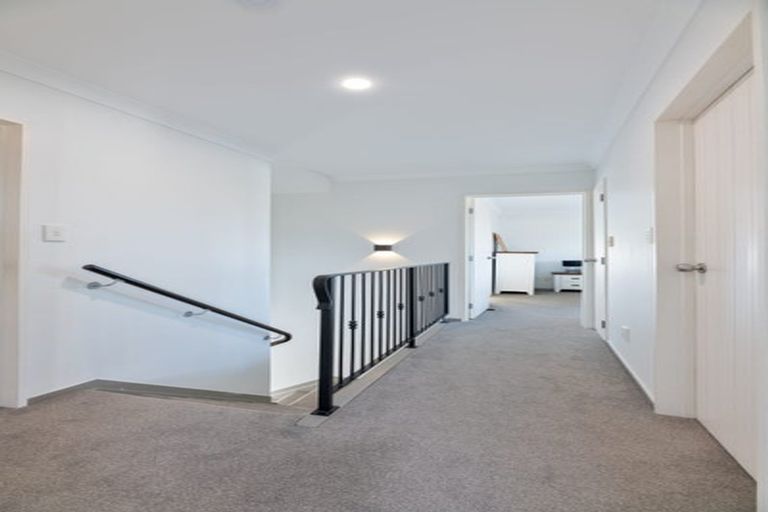 Photo of property in 230b Sturges Road, Henderson, Auckland, 0612