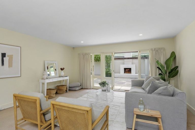 Photo of property in 2/11 Memorial Avenue, Ilam, Christchurch, 8053