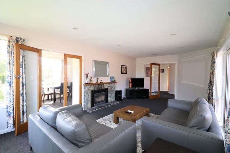 Photo of property in 15 Newbridge Place, Ilam, Christchurch, 8041