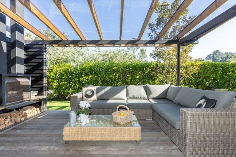 Photo of property in 15 Lakeview Terrace, Taradale, Napier, 4112