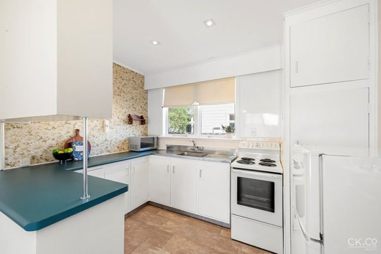 Photo of property in 8/238 Muritai Road, Eastbourne, Lower Hutt, 5013