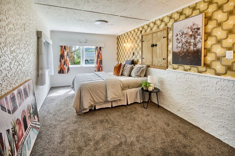 Photo of property in 35 Allen Terrace, Tawa, Wellington, 5028