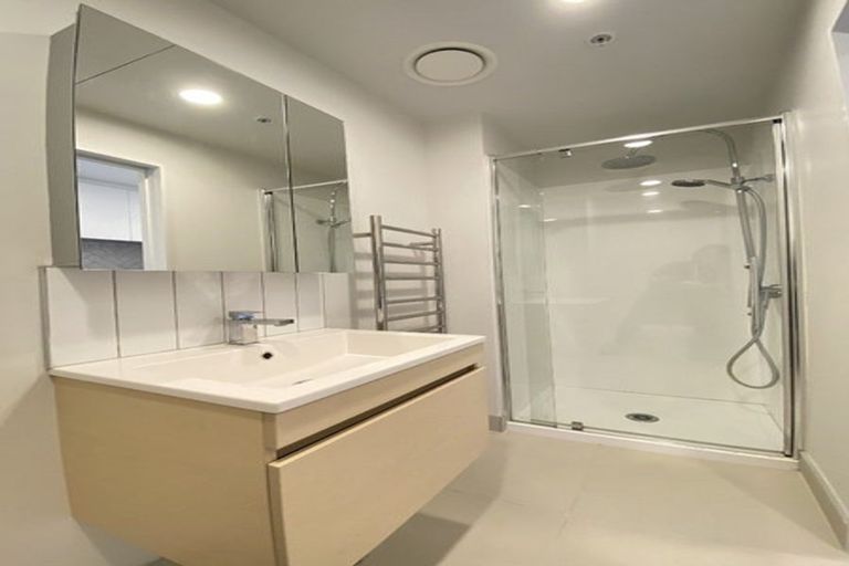 Photo of property in 365a Don Buck Road, Massey, Auckland, 0614