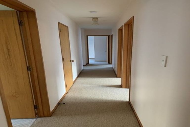 Photo of property in 4 Wittys Road, Avonhead, Christchurch, 8042