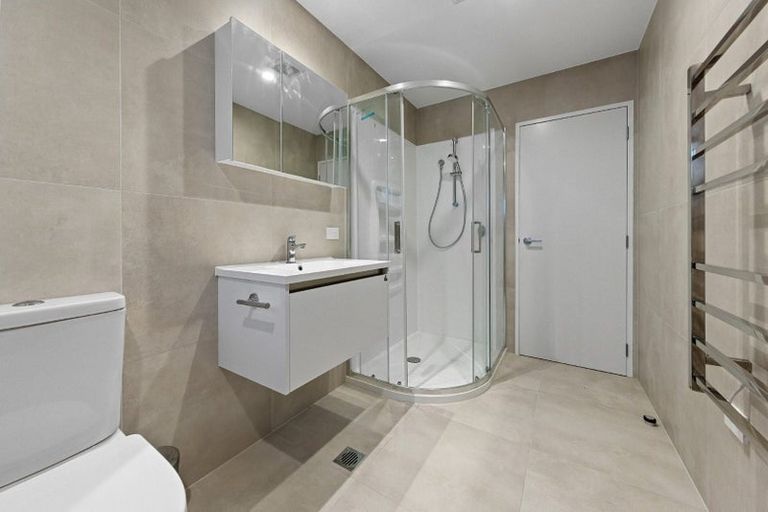 Photo of property in 2 Shortfin Place, Flat Bush, Auckland, 2019