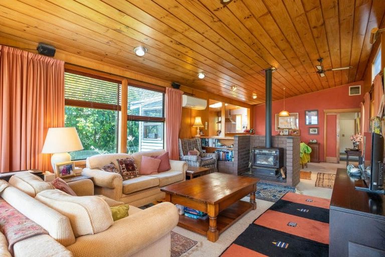 Photo of property in 21 Raroa Place, Pukerua Bay, 5026