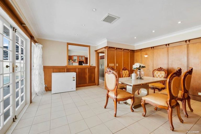 Photo of property in 108 Kitchener Road, Milford, Auckland, 0620