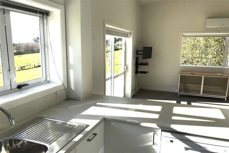 Photo of property in 11 Jeffs Road, Dairy Flat, Albany, 0794