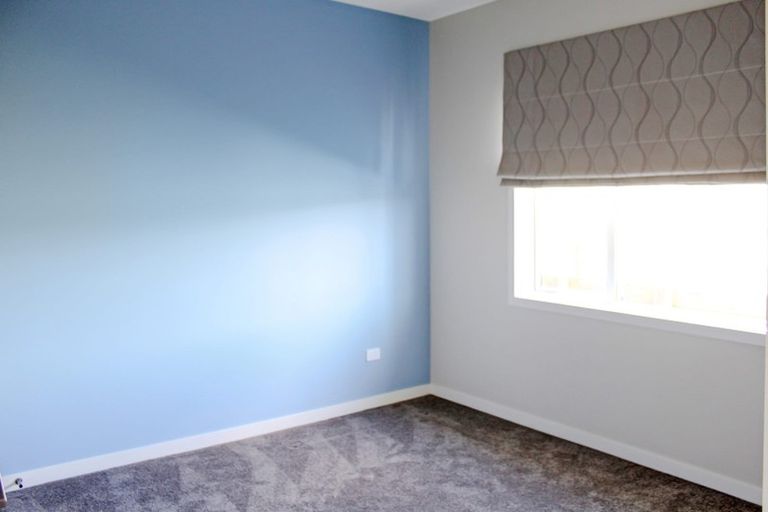 Photo of property in 15 Cyprus Place, Fitzherbert, Palmerston North, 4410