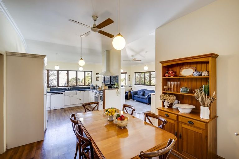 Photo of property in 2 Cobden Crescent, Bluff Hill, Napier, 4110