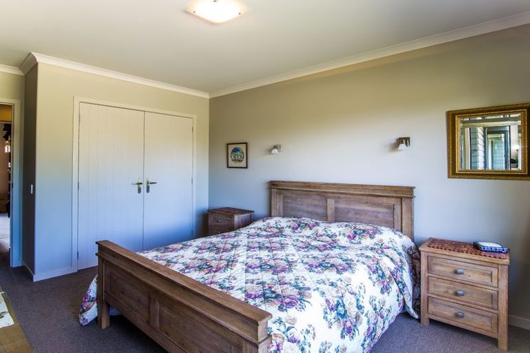 Photo of property in 2 Flaxen Way, Kinloch, Taupo, 3377