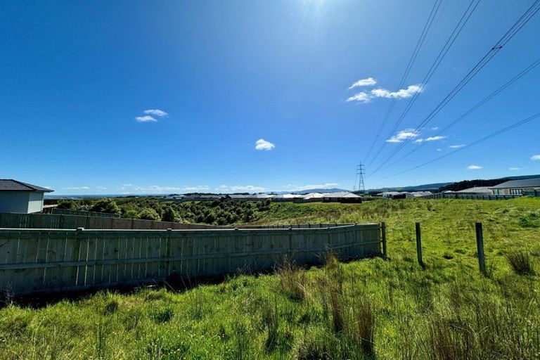 Photo of property in 17 Gibraltar Way, Fitzherbert, Palmerston North, 4410