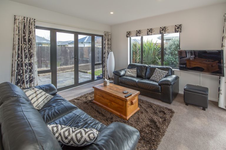 Photo of property in 6 Taiwhenua Street, Rangiora, 7400