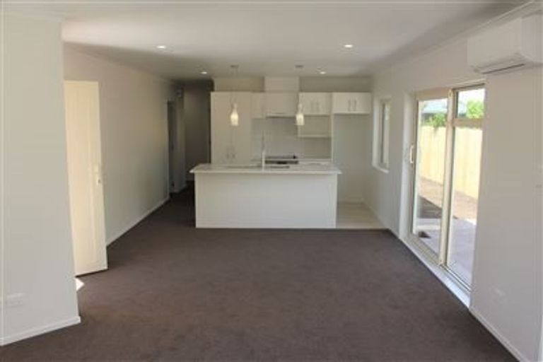 Photo of property in 44b Edward Avenue, Orewa, 0931