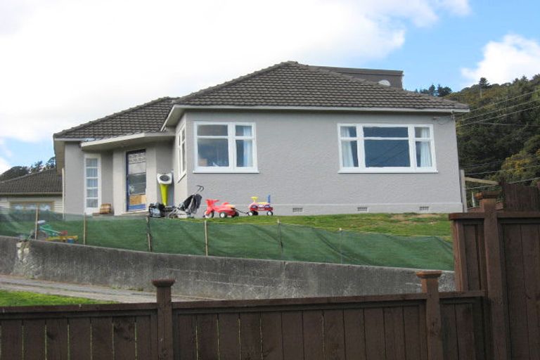 Photo of property in 11 Peel Place, Wainuiomata, Lower Hutt, 5014