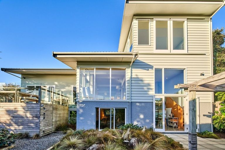 Photo of property in 18 Arawa Street, Raumati Beach, Paraparaumu, 5032