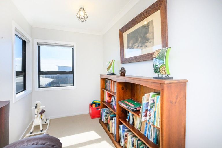 Photo of property in 17 Marine Parade South, Foxton Beach, Foxton, 4815