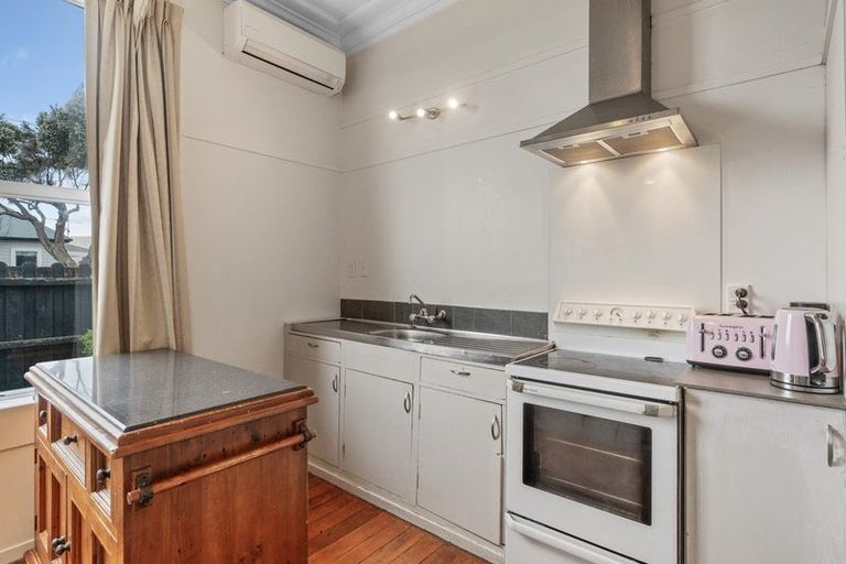 Photo of property in 16 Freyberg Street, Saint Kilda, Dunedin, 9012