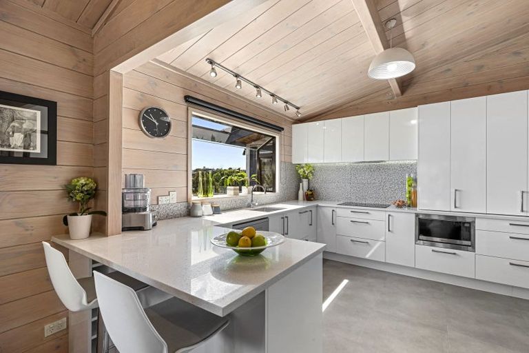 Photo of property in 32 Mcdowell Crescent, Hillcrest, Auckland, 0627