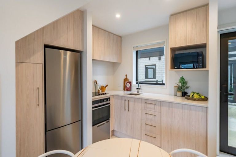Photo of property in 2/183 Cambridge Terrace, Fairfield, Lower Hutt, 5011