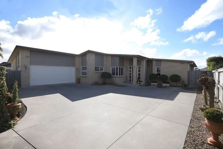 Photo of property in 15 Satchmo Place, Rototuna North, Hamilton, 3210