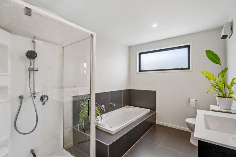 Photo of property in 2 Clover Lane, Lake Hayes, Queenstown, 9304
