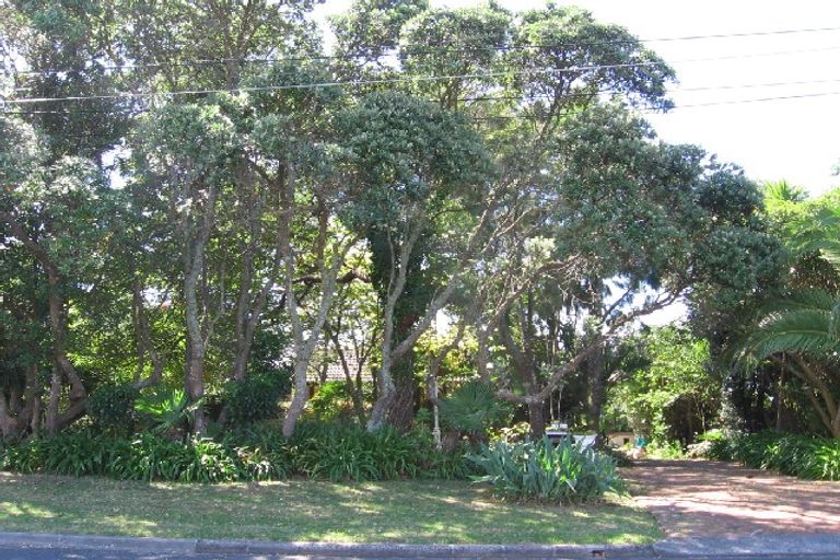 Photo of property in 12 Cliff Road, Torbay, Auckland, 0630