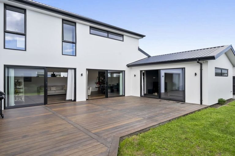 Photo of property in 6 Timara Crescent, Marshland, Christchurch, 8083