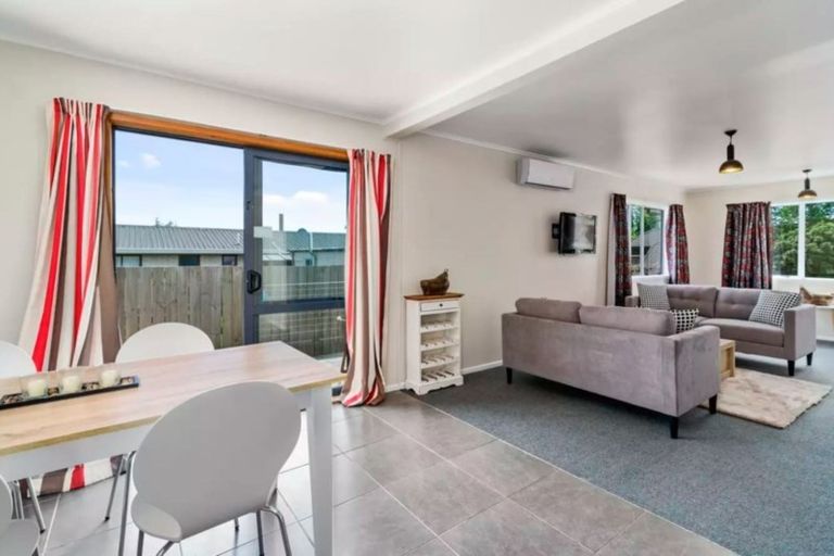 Photo of property in 33 Selwyn Road, Lynmore, Rotorua, 3010