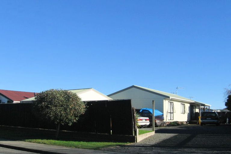 Photo of property in 11 Pukeko Street, Paraparaumu, 5032
