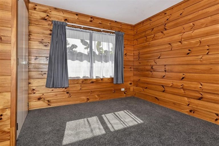 Photo of property in 1036a Great North Road, Point Chevalier, Auckland, 1022