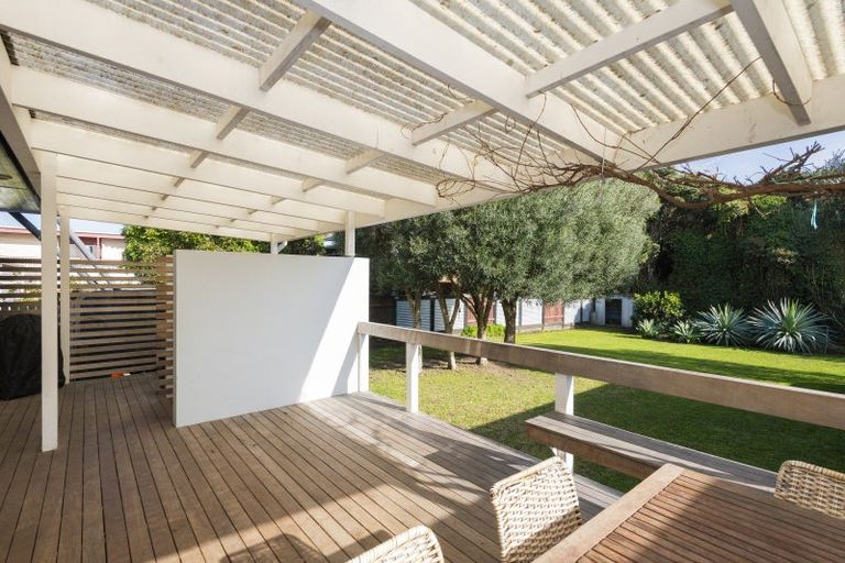 Photo of property in 28 Moana Road, Okitu, Gisborne, 4010