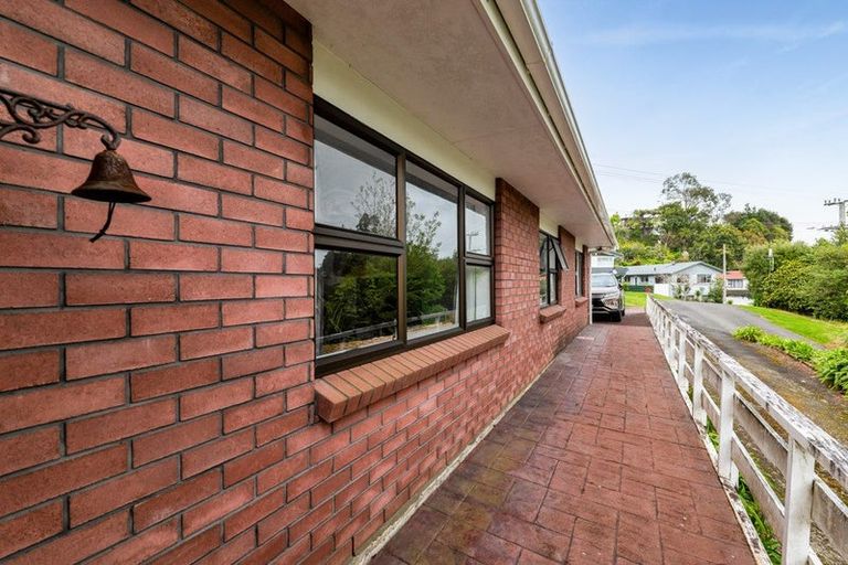 Photo of property in 10 Clawton Street, Westown, New Plymouth, 4310