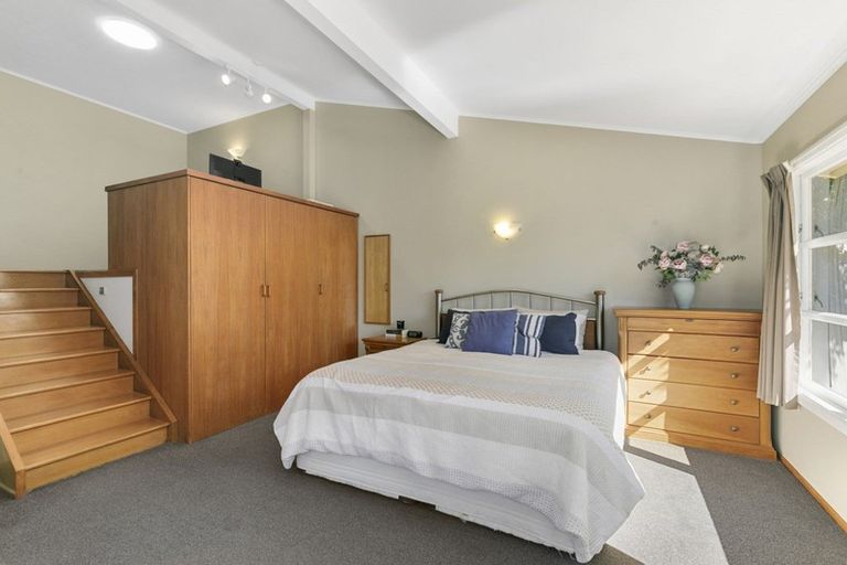 Photo of property in 301 Dowse Drive, Maungaraki, Lower Hutt, 5010