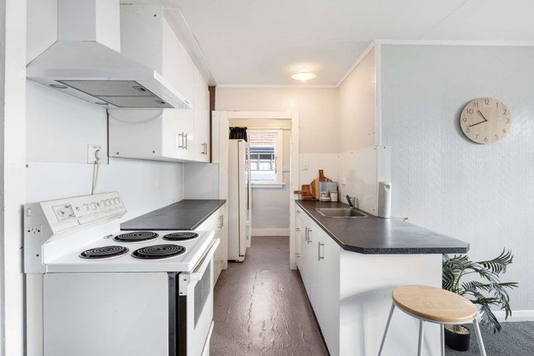 Photo of property in 6 Harper Street, Gonville, Whanganui, 4501