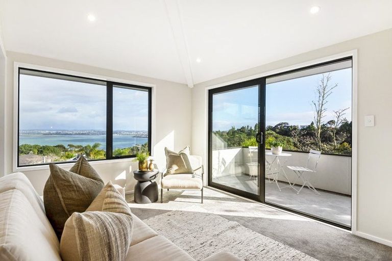 Photo of property in 5 Island Bay Road, Beach Haven, Auckland, 0626