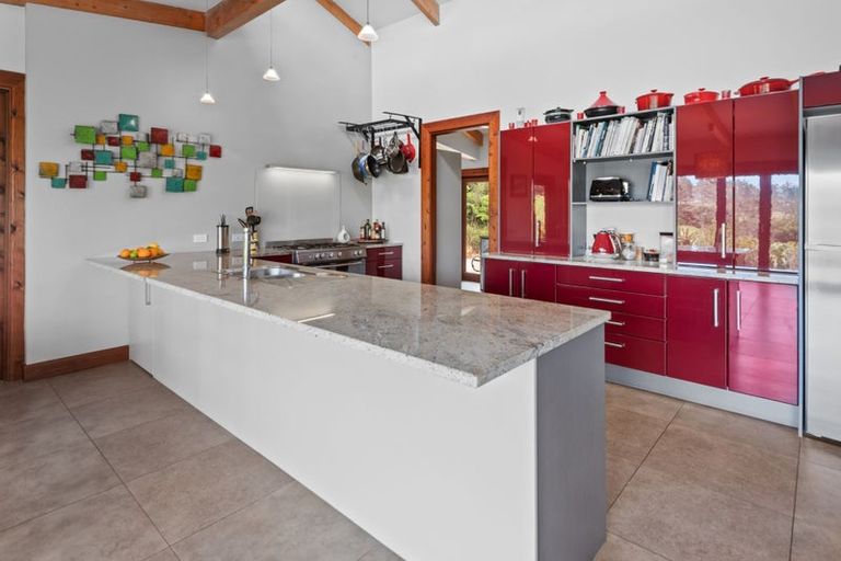 Photo of property in 114 Hay Road, Helena Bay, Hikurangi, 0184