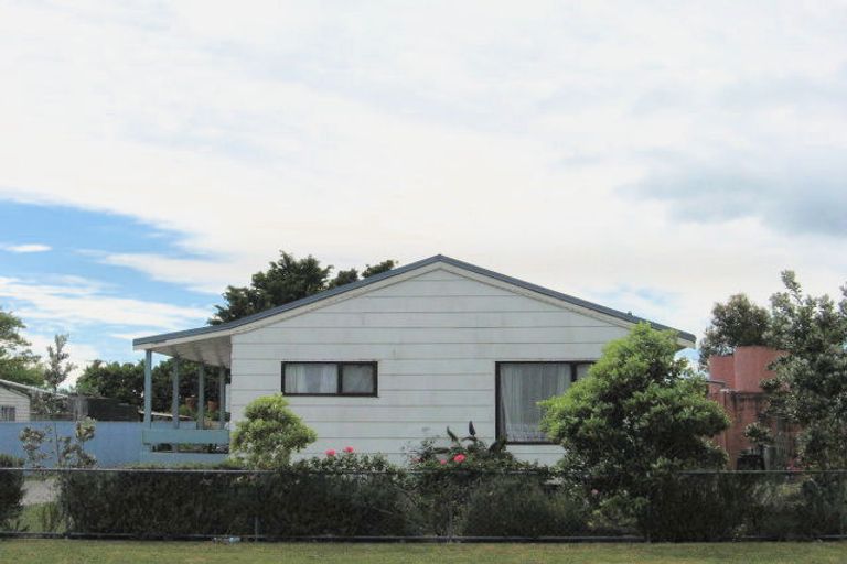 Photo of property in 16 Resolution Street, Tolaga Bay, 4077