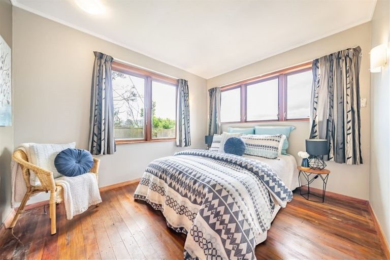 Photo of property in 17 Davis Grove, Wainuiomata, Lower Hutt, 5014