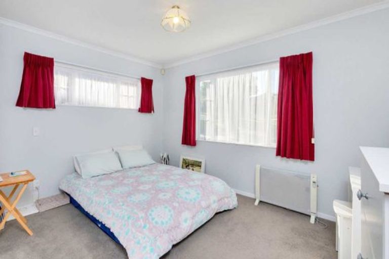 Photo of property in 11 Fulmar Way, Unsworth Heights, Auckland, 0632