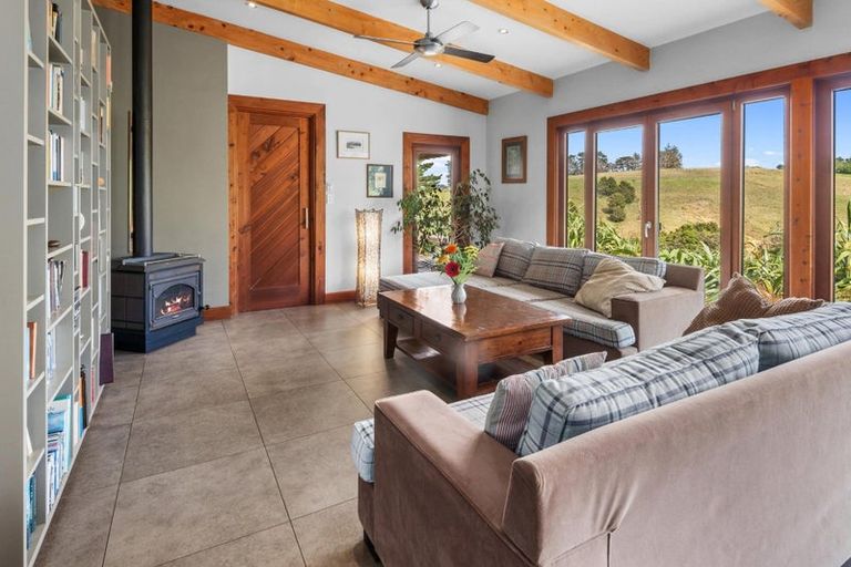Photo of property in 114 Hay Road, Helena Bay, Hikurangi, 0184